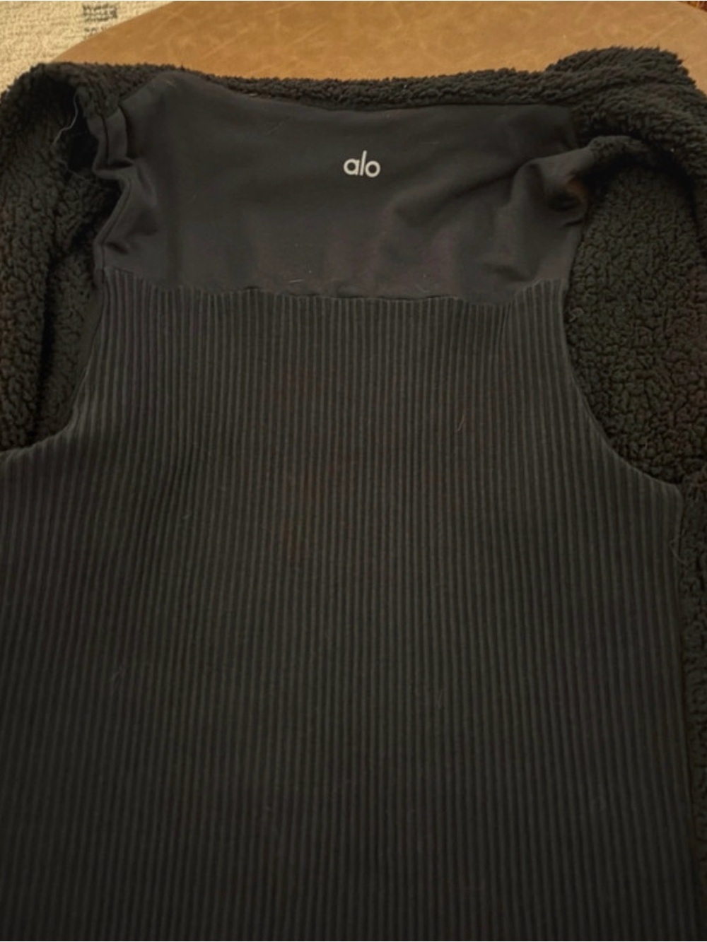 ALO Yoga Black Ribbed vest size small